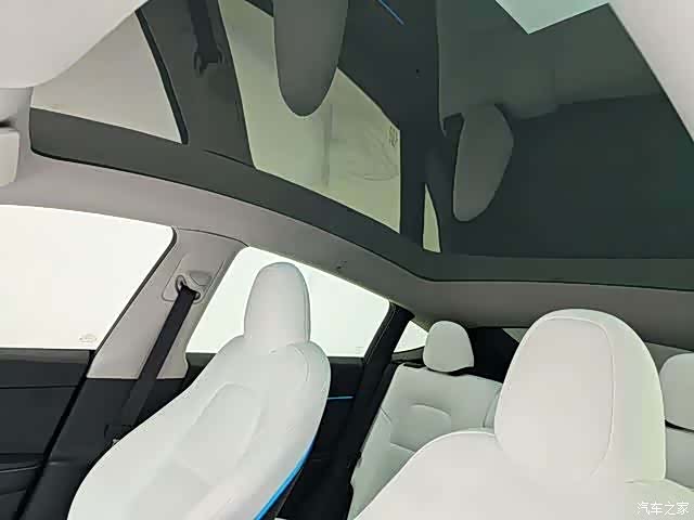 Tesla Model Y, 2023 9