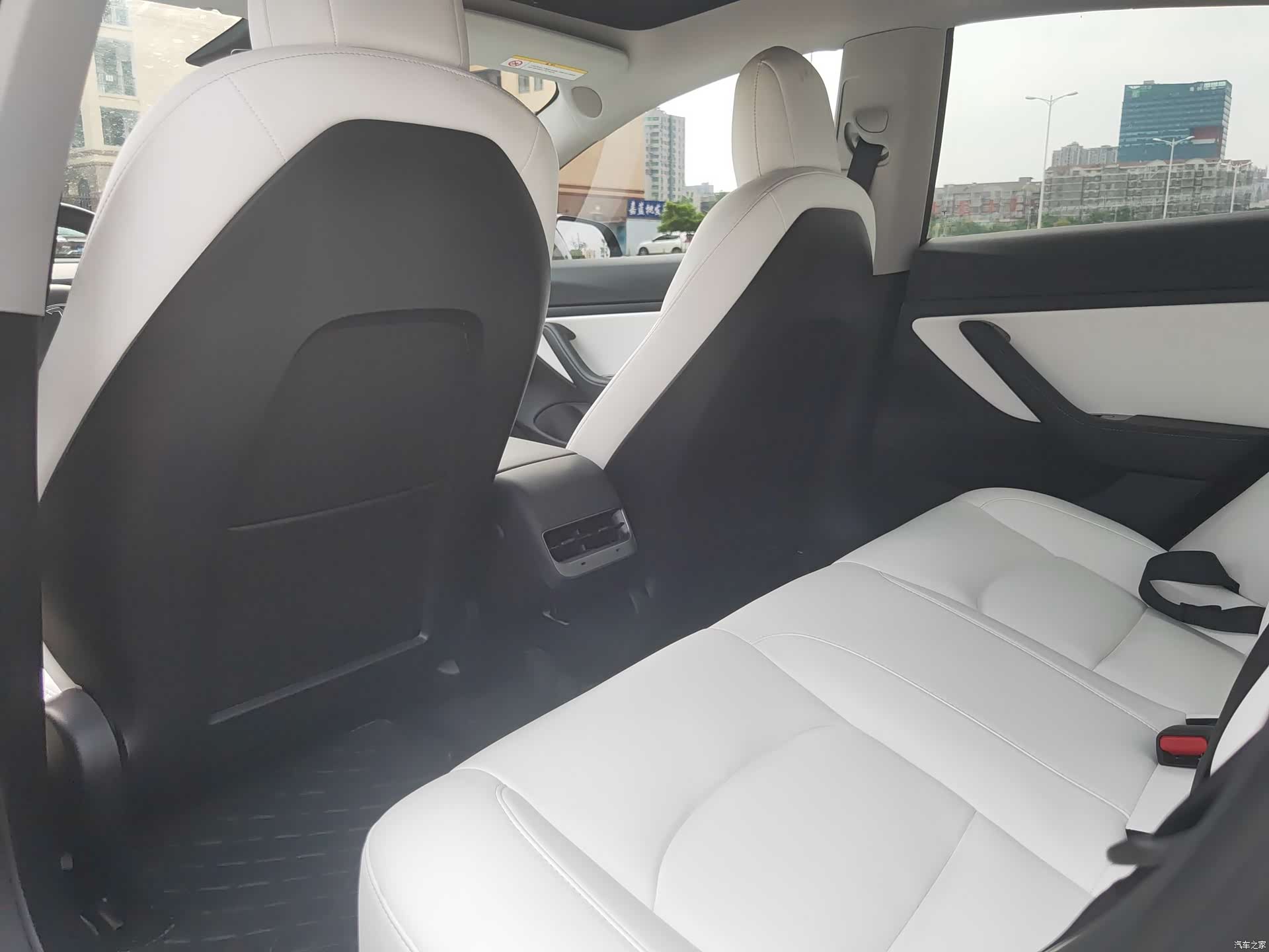 Tesla Model 3, 2020 17
