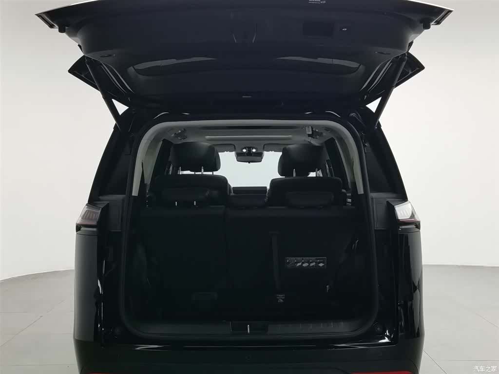 Trumpchi E8, 2024 16