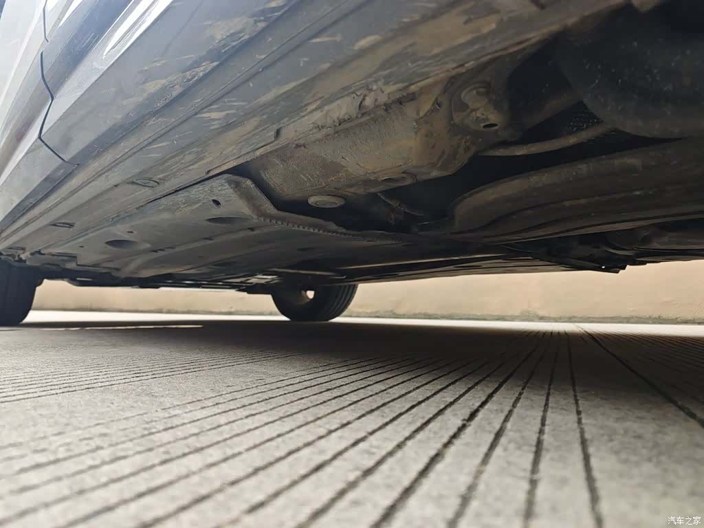 Audi Q2L, 2019 18