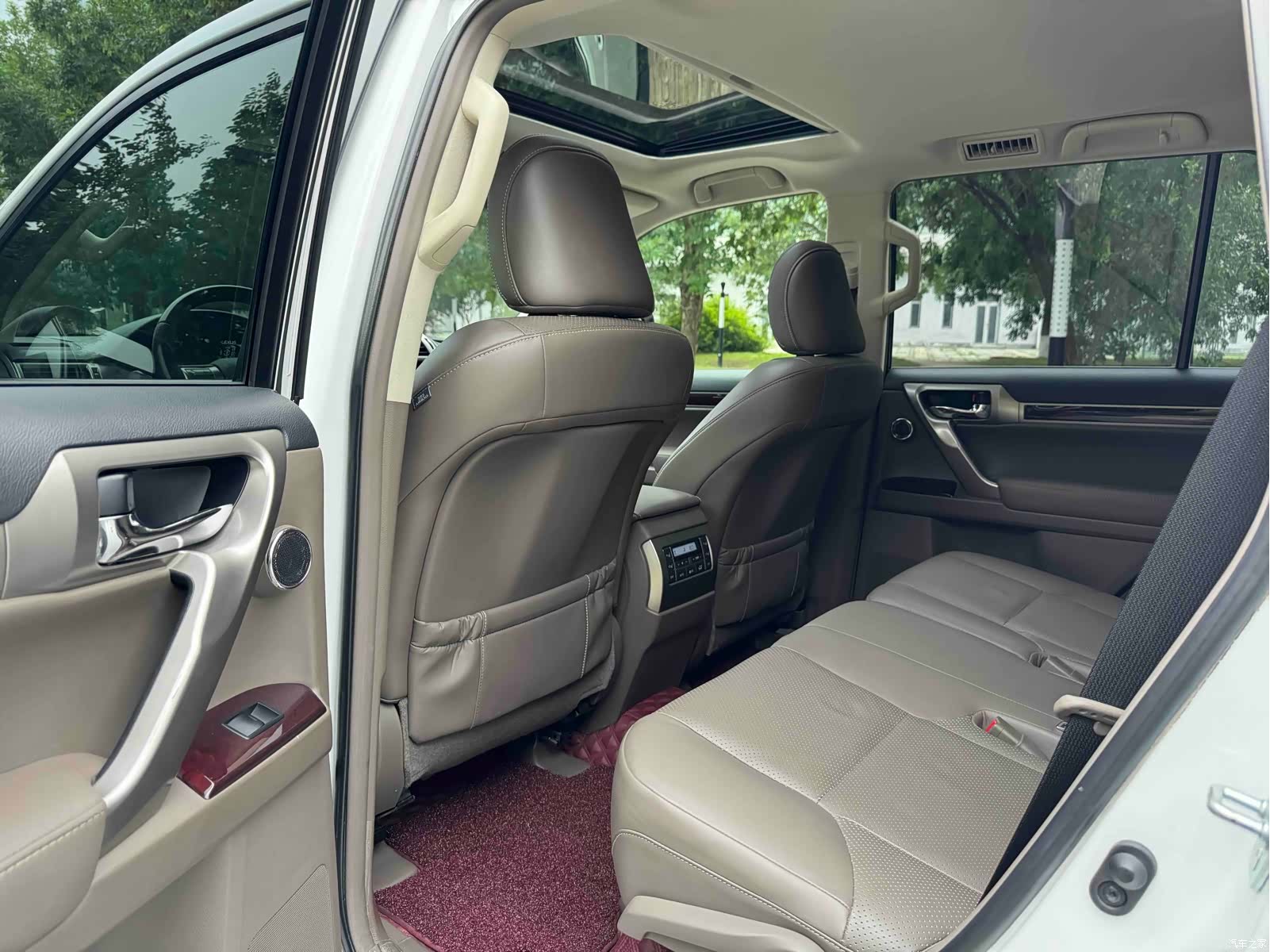 Lexus GX, 2013 9