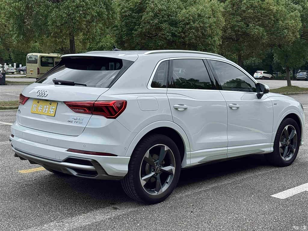 Audi Q3, 2022 все фото