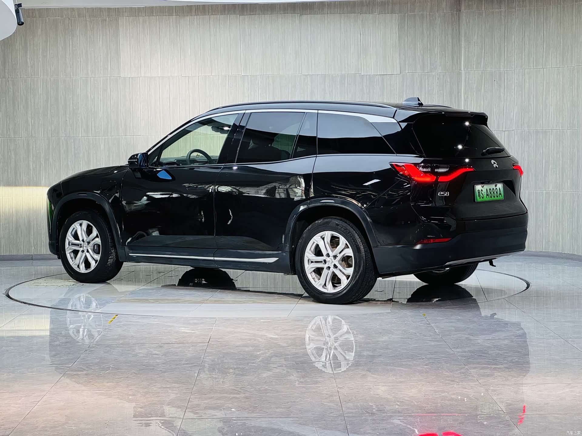 NIO ES8, 2019 4