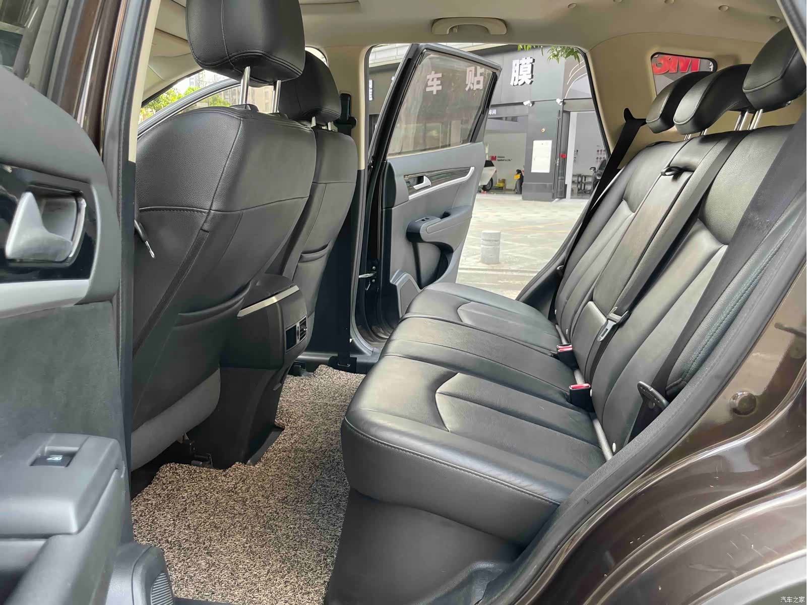DongFeng AX7, 2015 12
