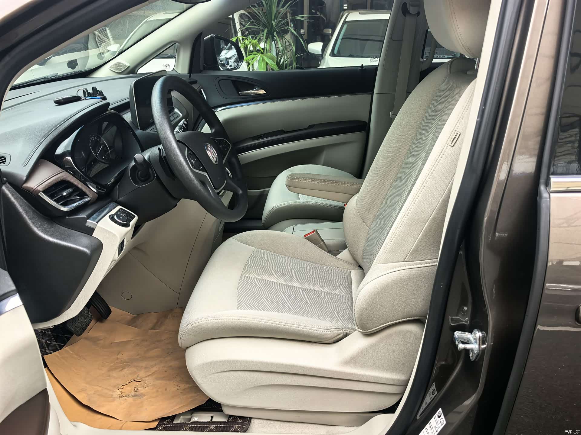 Buick GL8, 2024 10