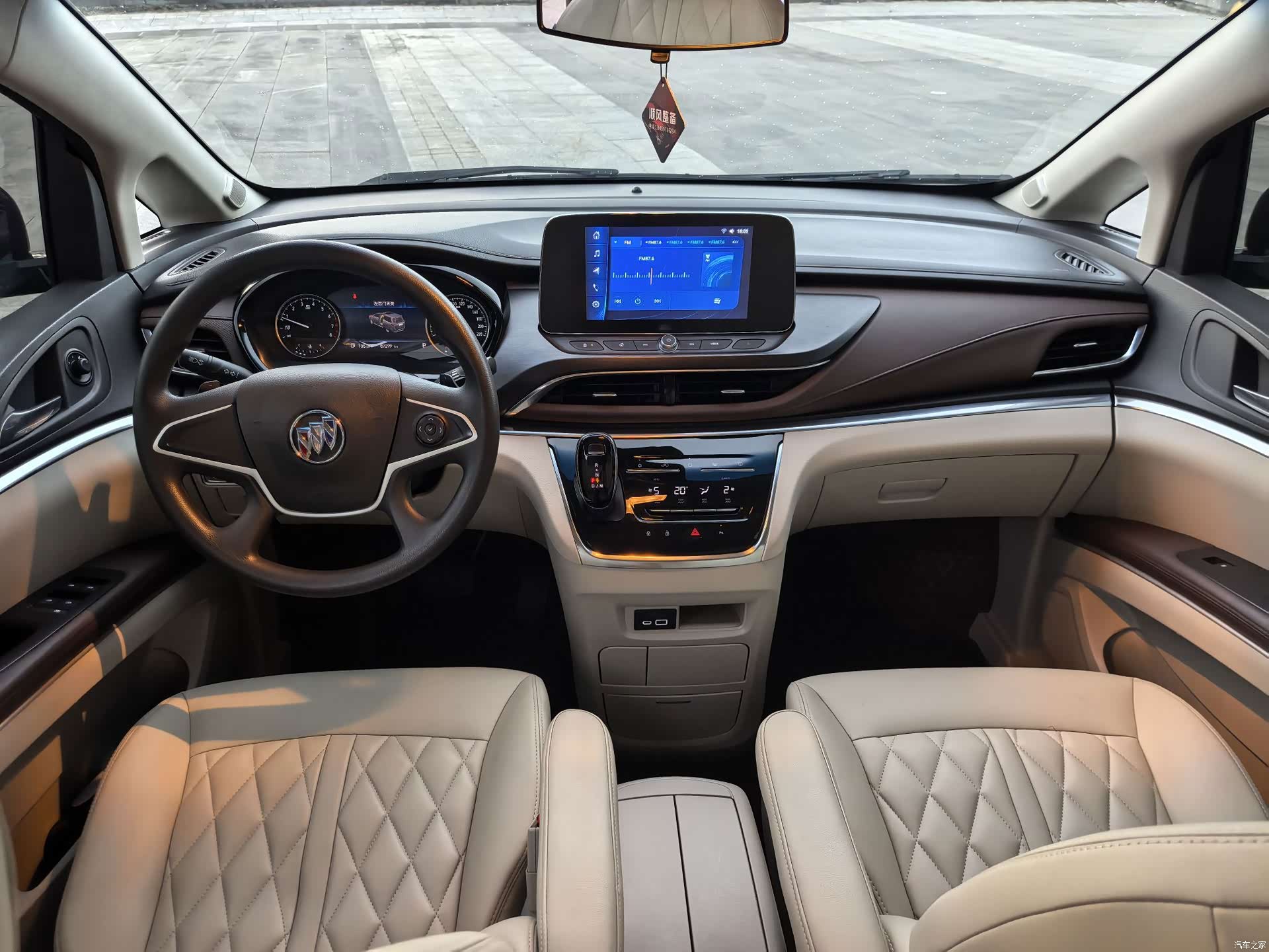 Buick GL8, 2023 10