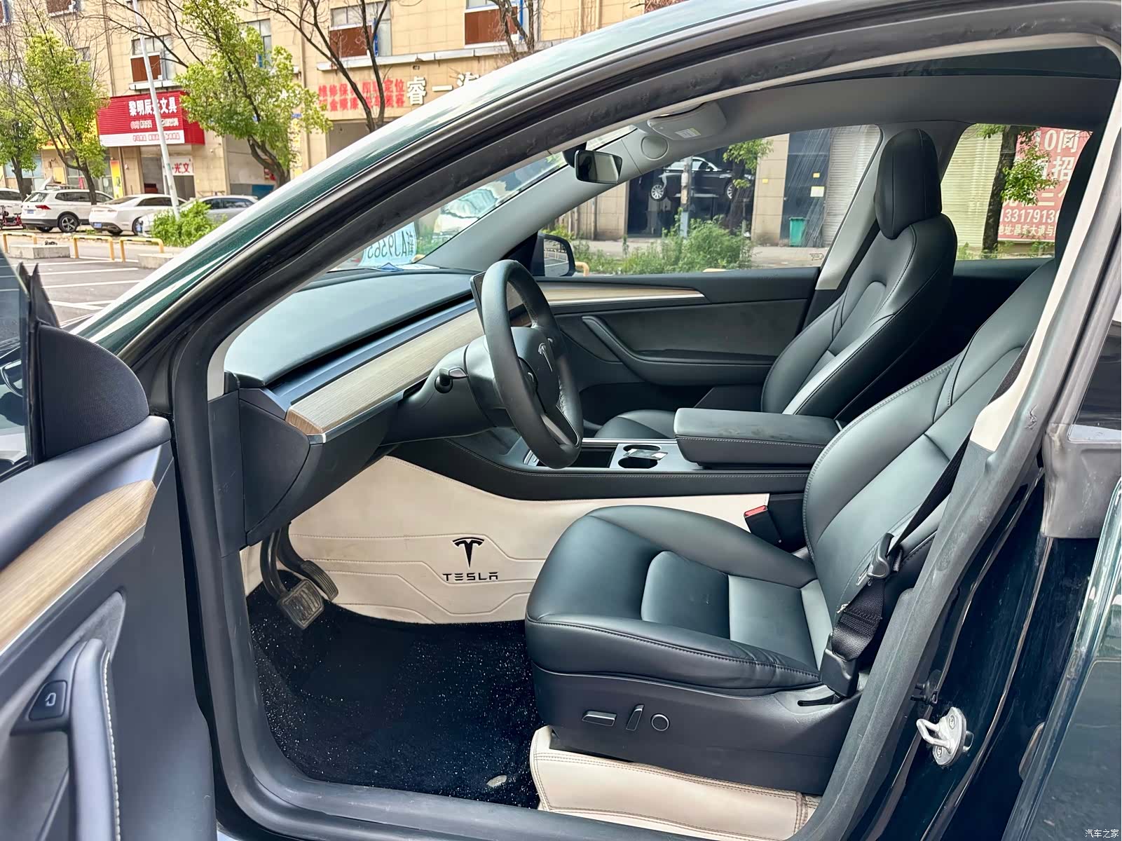 Tesla Model Y, 2022 10