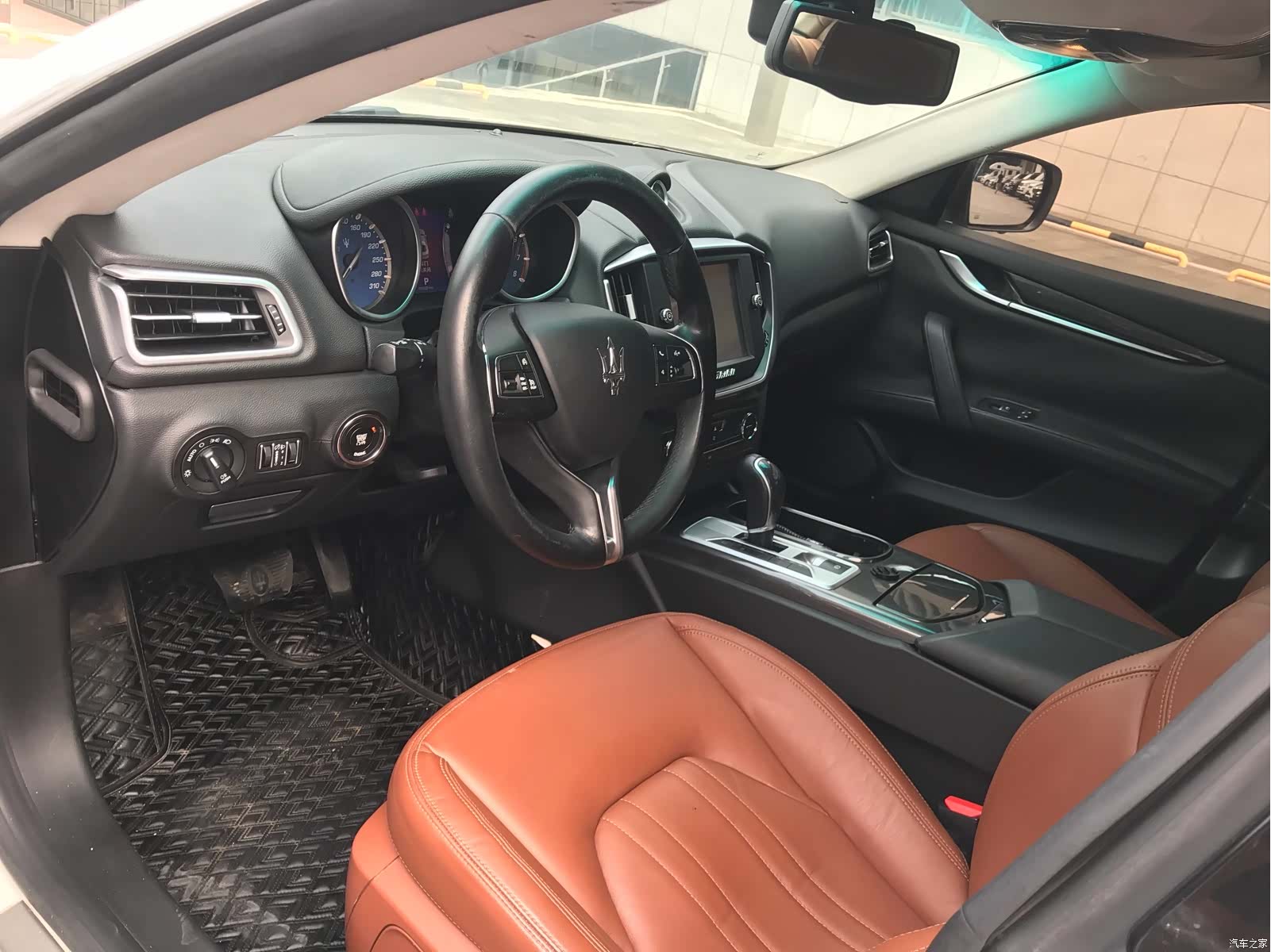 Maserati Ghibli, 2013 7