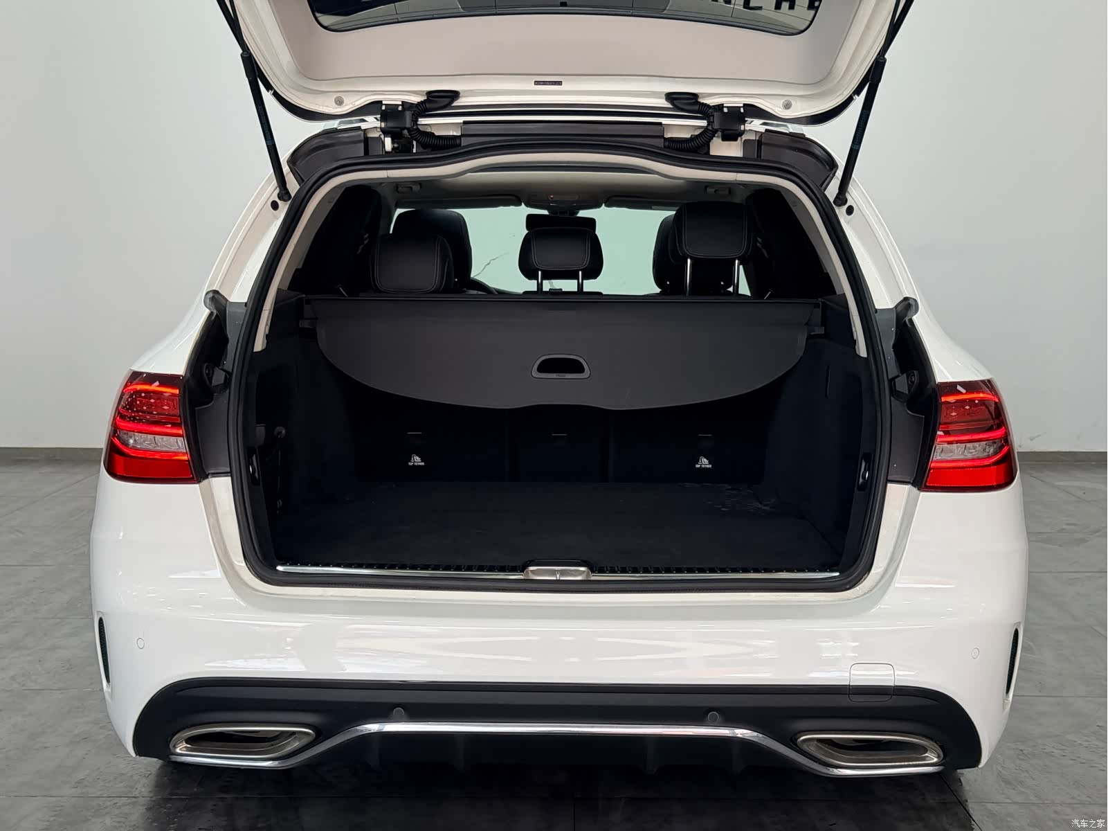 Mercedes-Benz C-Class, 2019 13