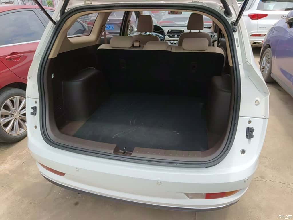 Wuling 310W, 2021 19