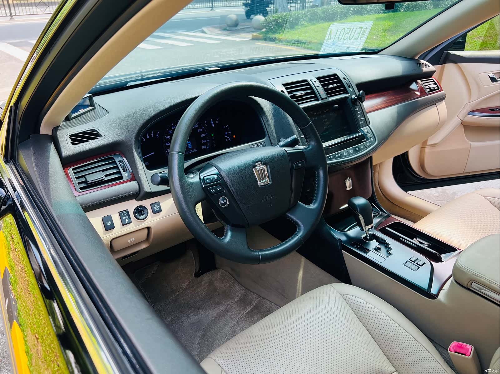 Toyota Crown, 2011 23