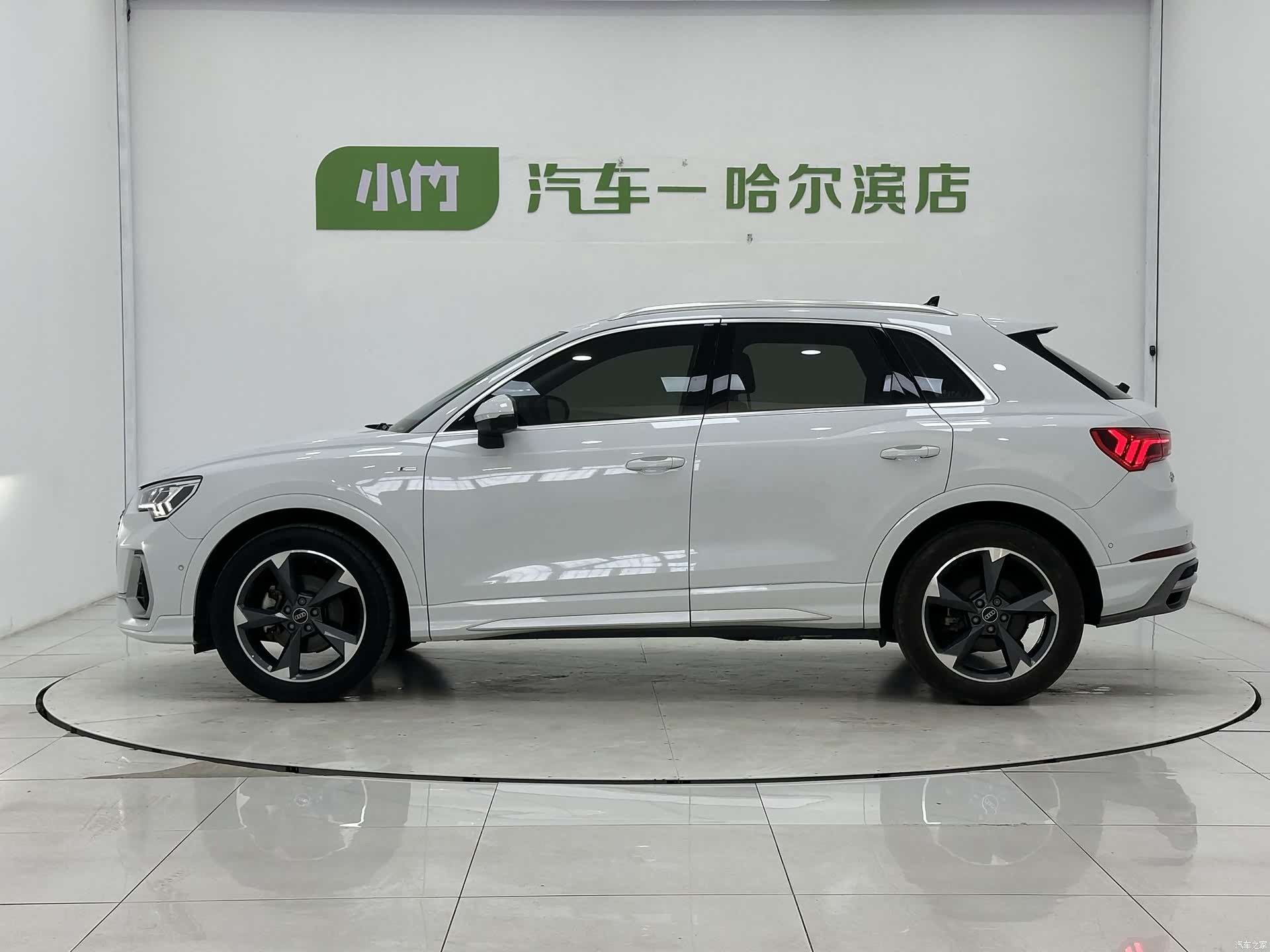 Audi Q3, 2023 все фото