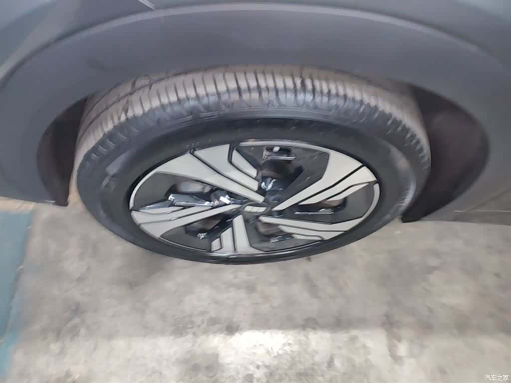 Geely Galaxy E5, 2024 23