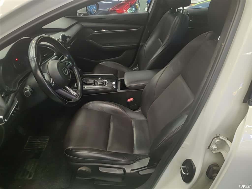 Mazda Mazda3, 2021 15