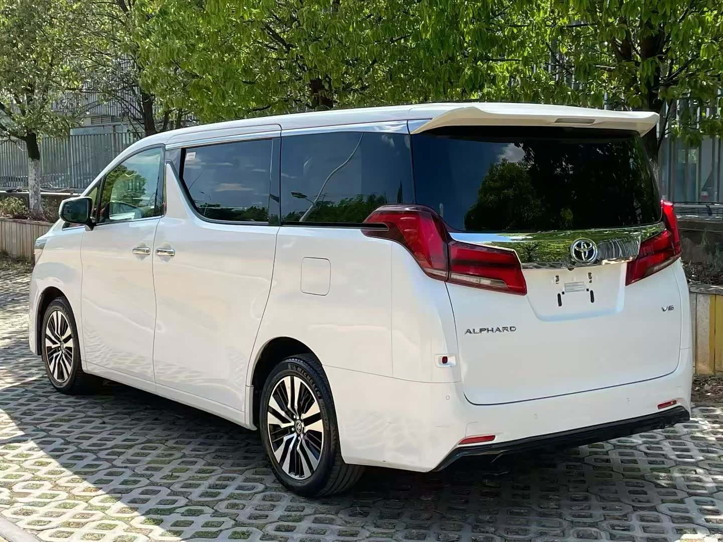 Toyota Alphard, 2018 4