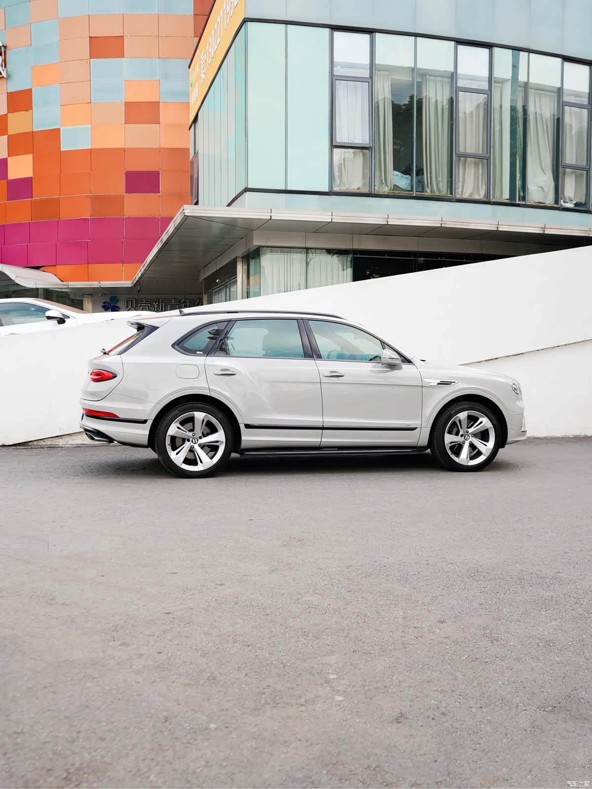 Bentley Bentayga, 2020 8