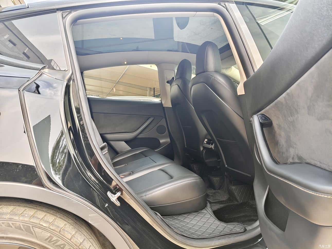 Tesla Model Y, 2022 15