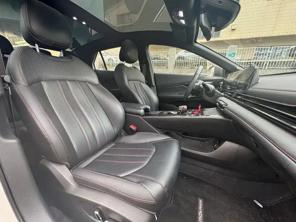 Trumpchi Shadow Leopard