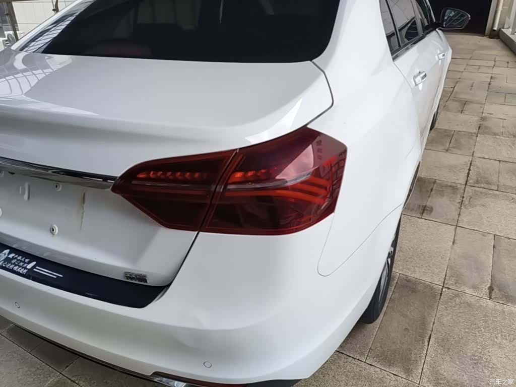 Geely Emgrand, 2020 8
