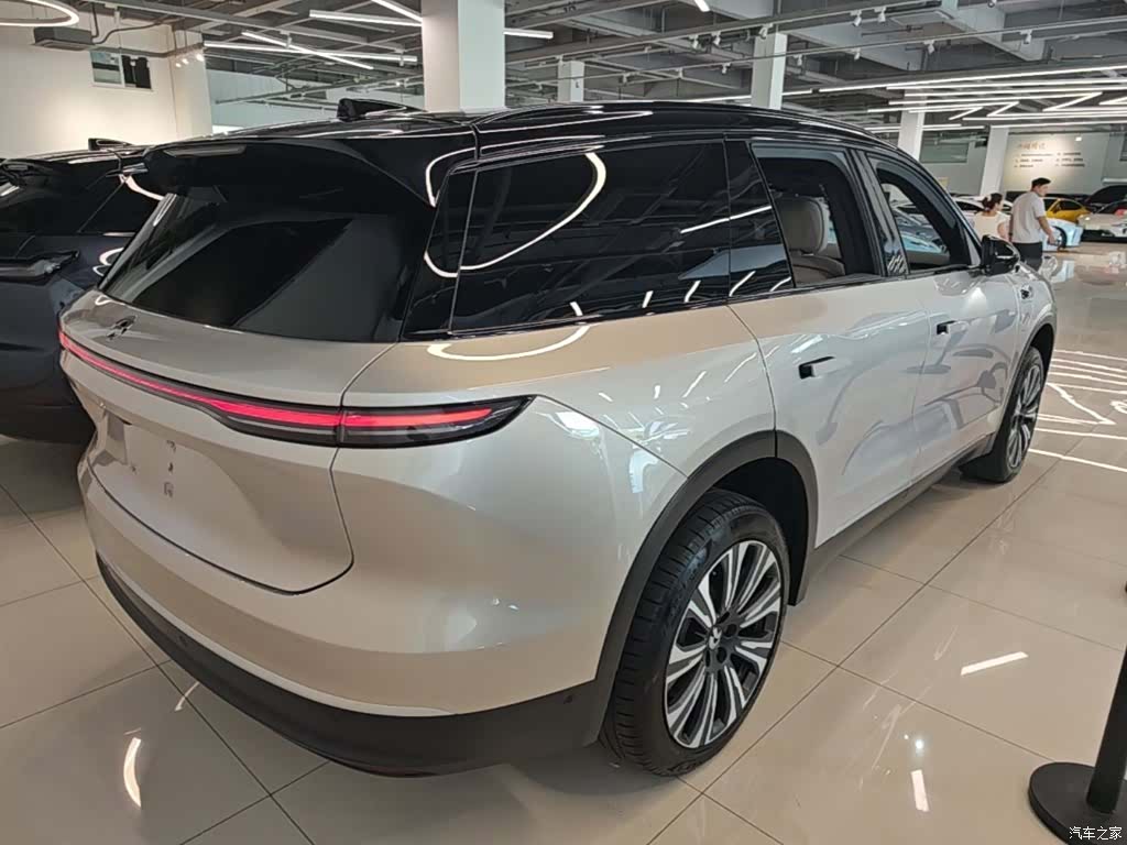 NIO ES8, 2024 7