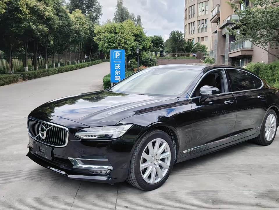 Volvo S90