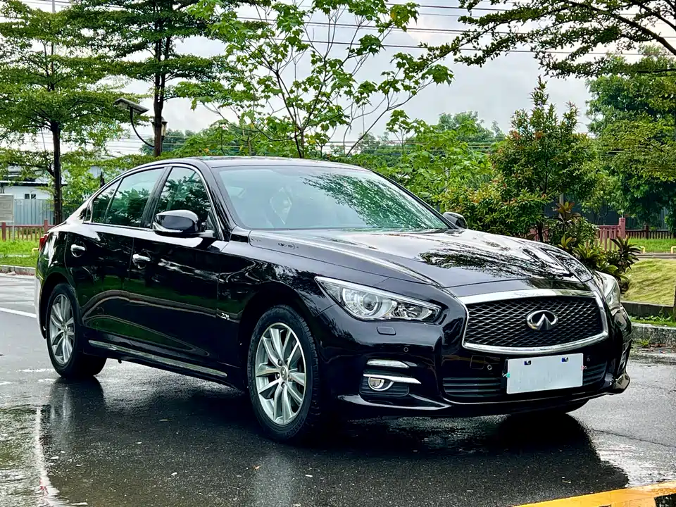 Infiniti Q50L