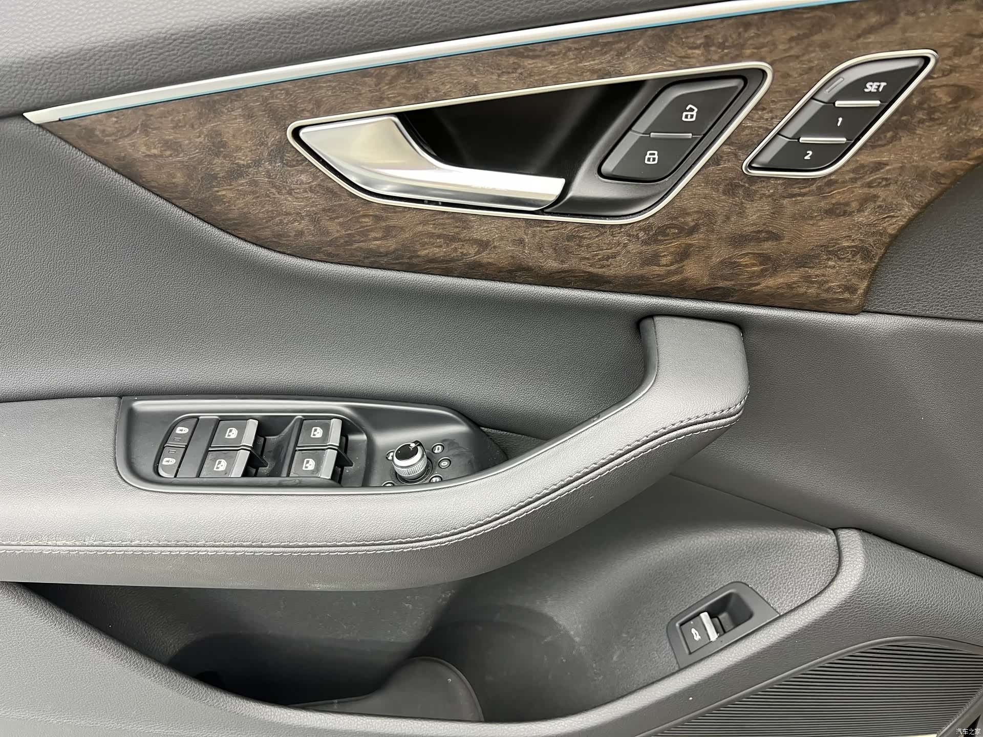 Audi Q7, 2023 все фото