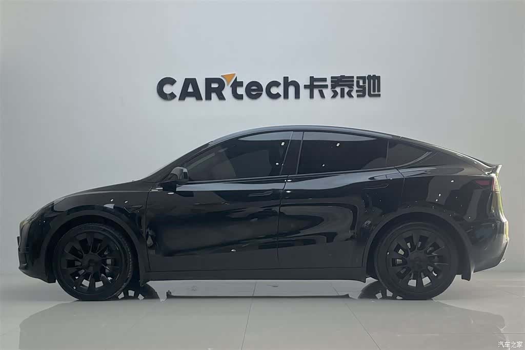 Tesla Model Y, 2023 4
