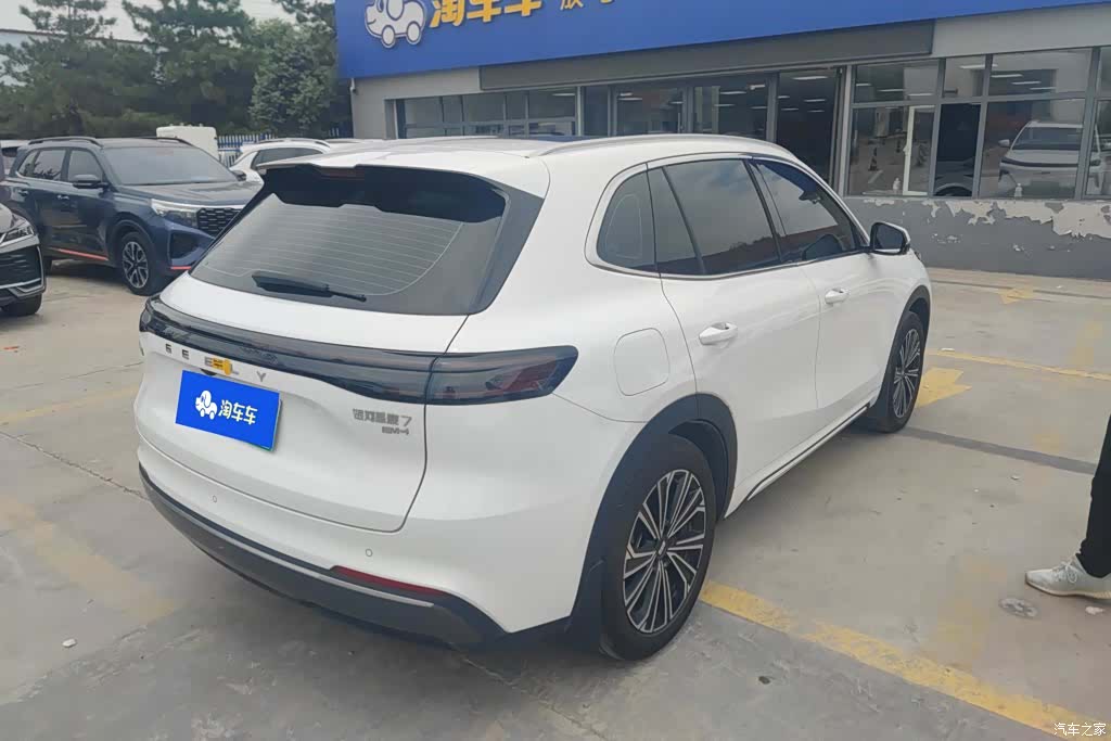 Geely 7, 2025 3