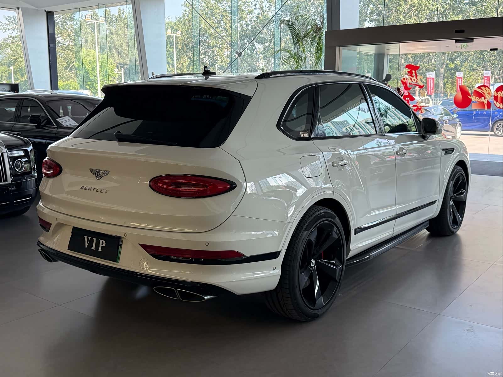 Bentley Bentayga, 2021 6