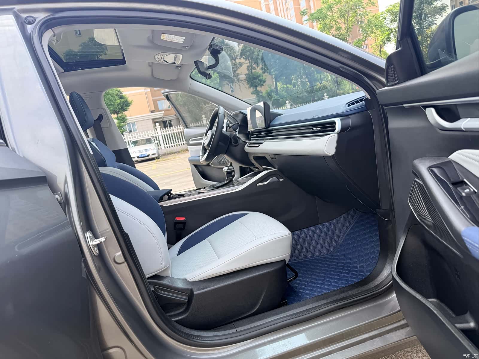 Geely Emgrand, 2021 11