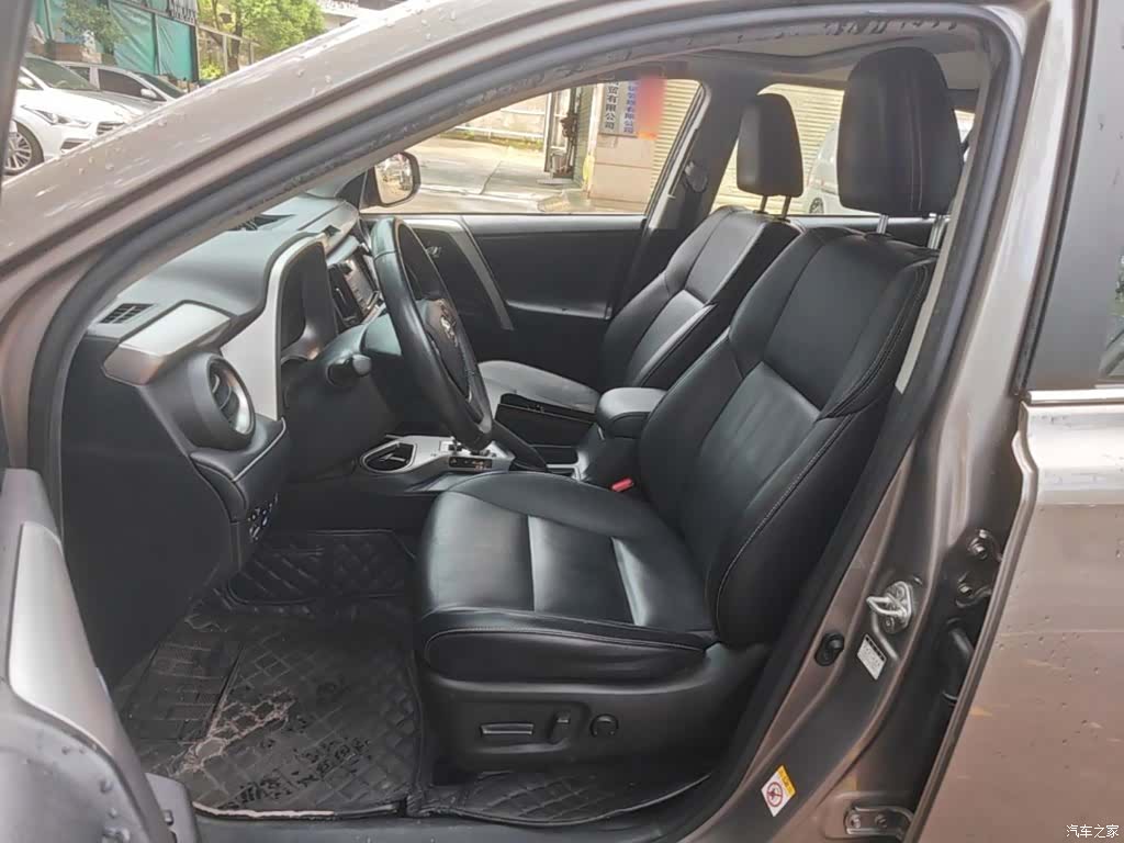 Toyota RAV4, 2018 15