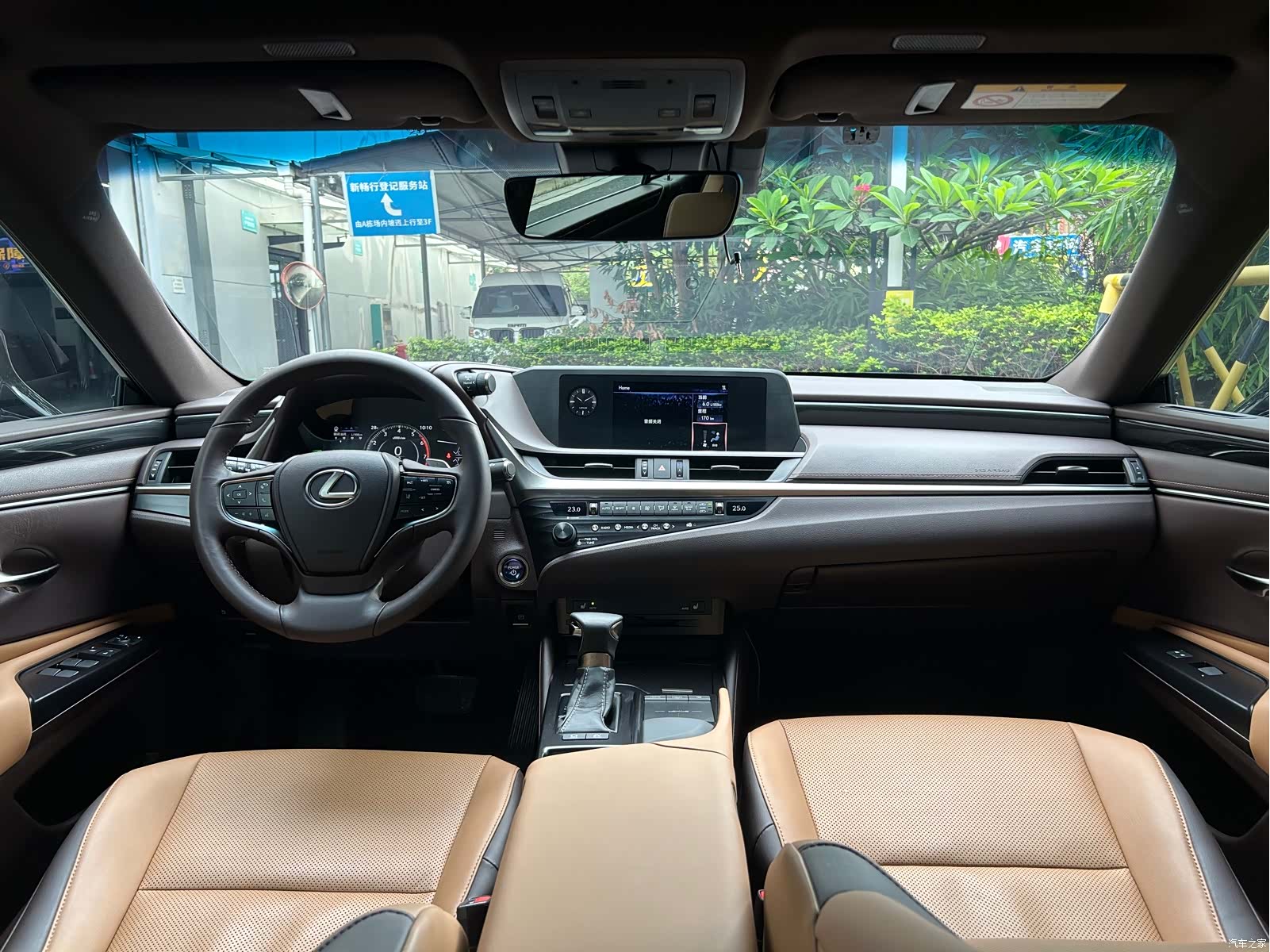 Lexus ES, 2019 8