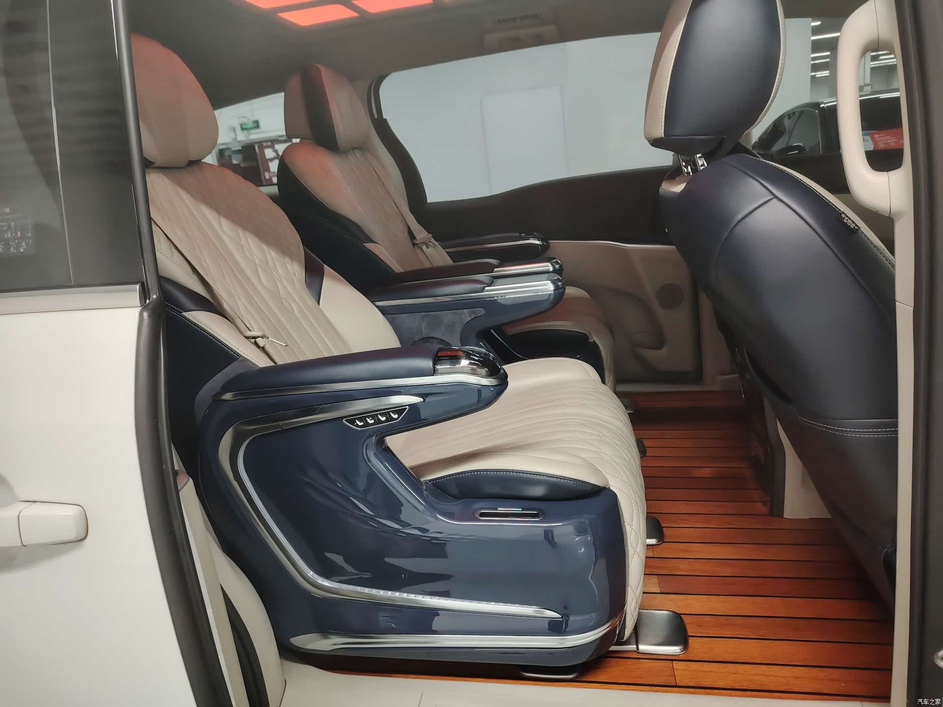 Buick GL8, 2022 10