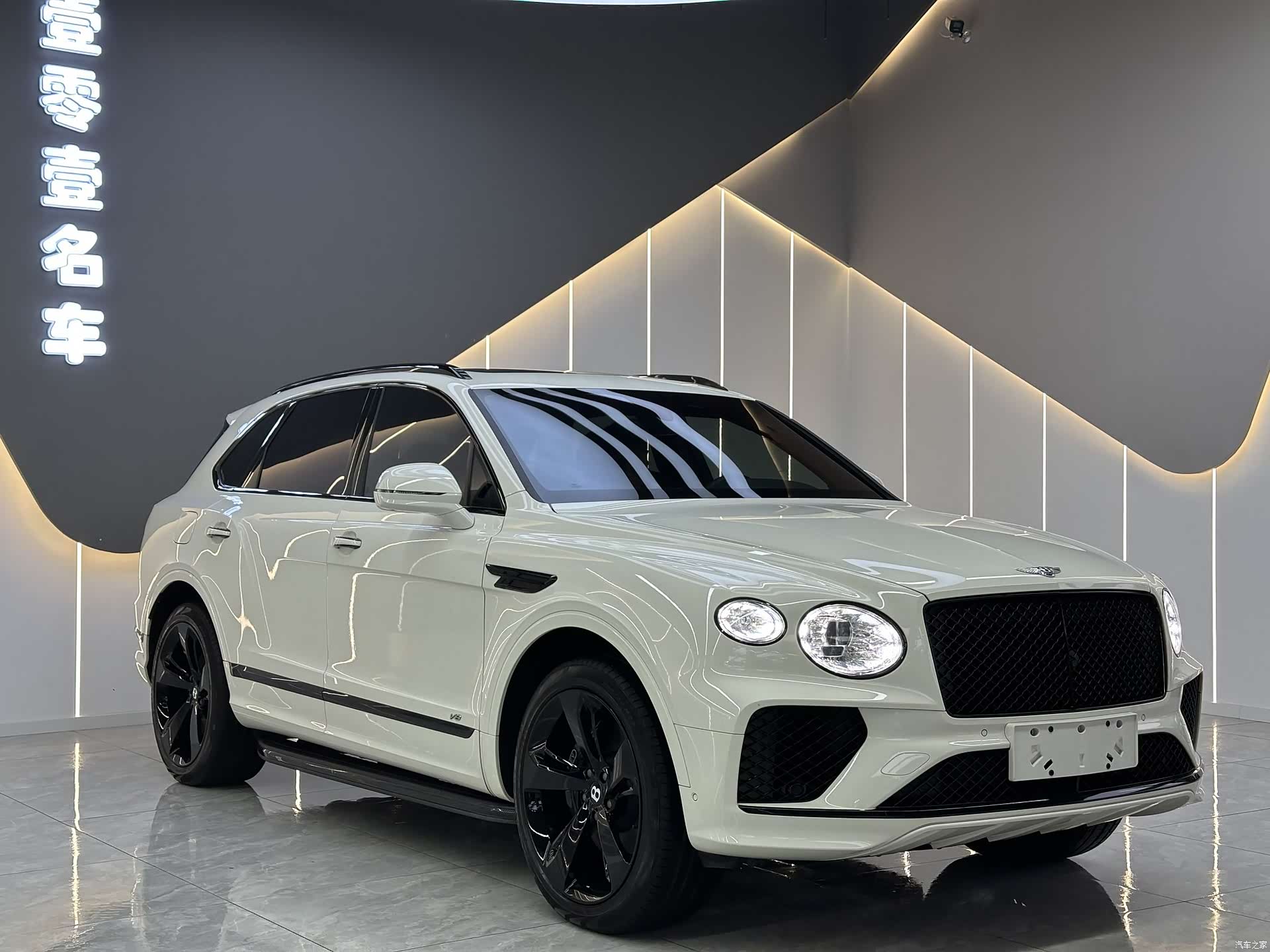 Bentley Bentayga, 2021 3