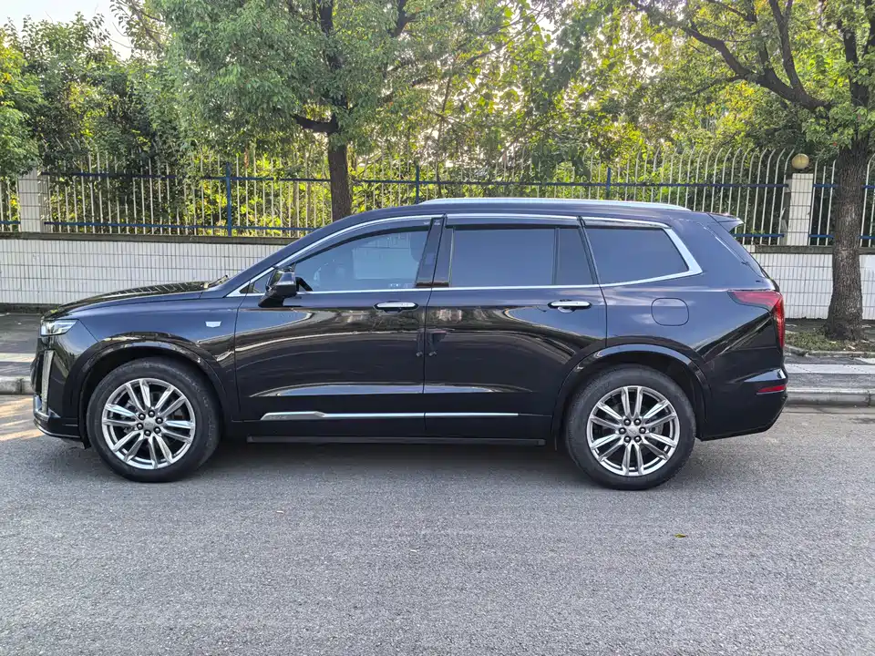 Cadillac XT6