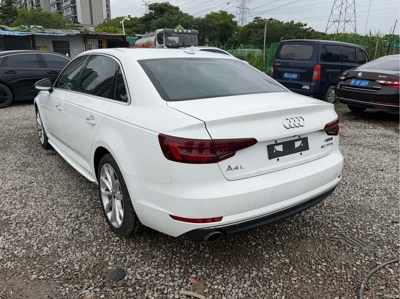 Audi A4L, 2018 все фото