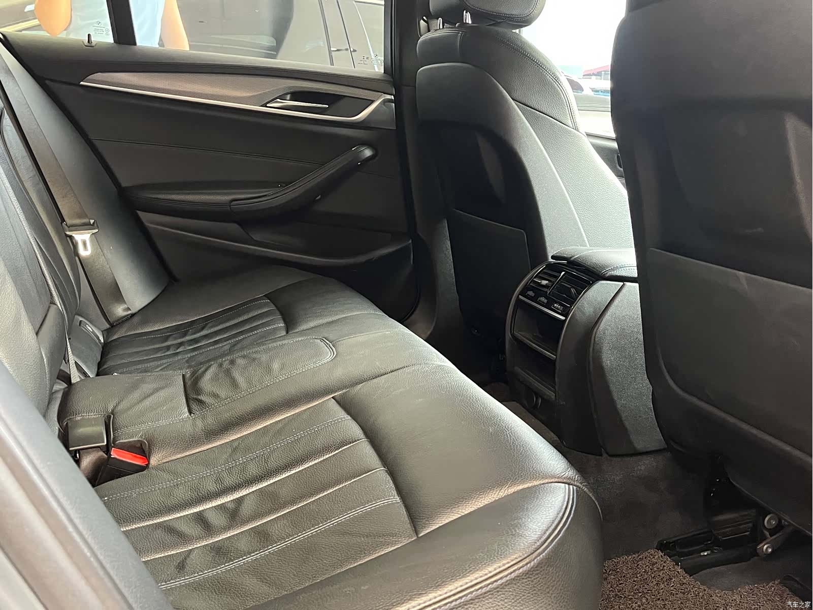 BMW 5 Series, 2018 10