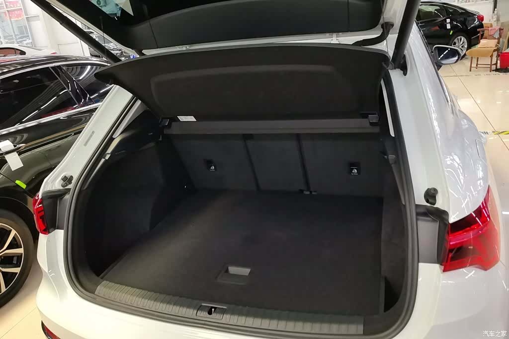 Audi Q3, 2021 4