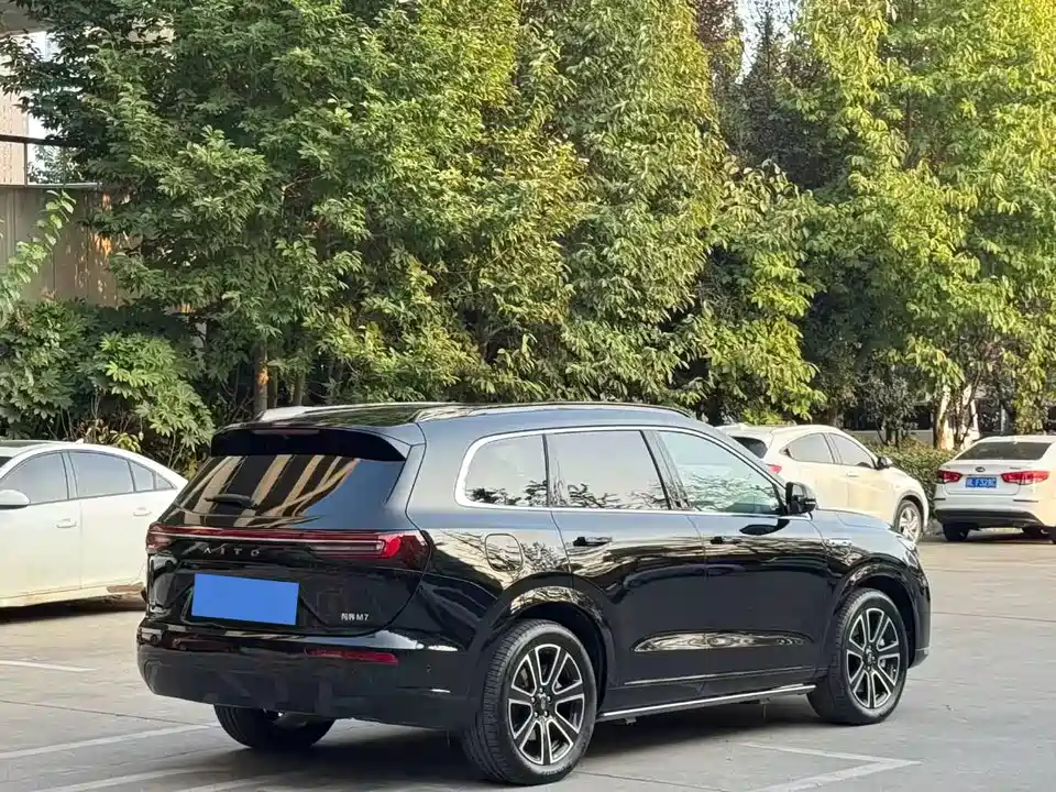 AITO Ask the world M7