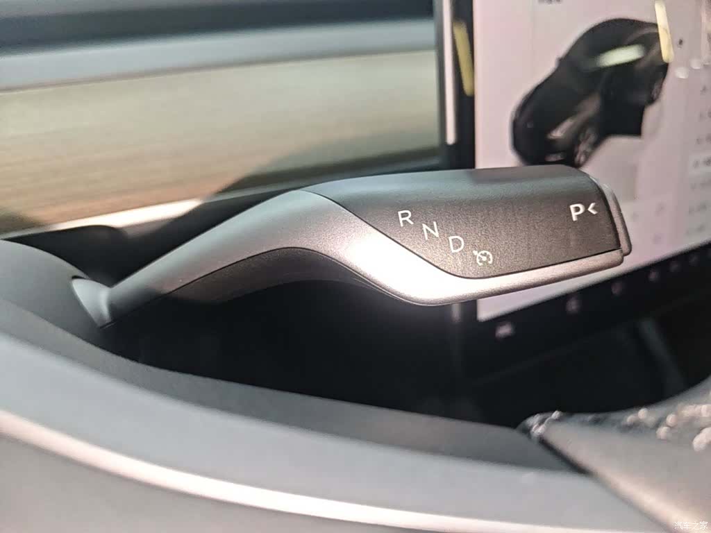Tesla Model Y, 2022 14