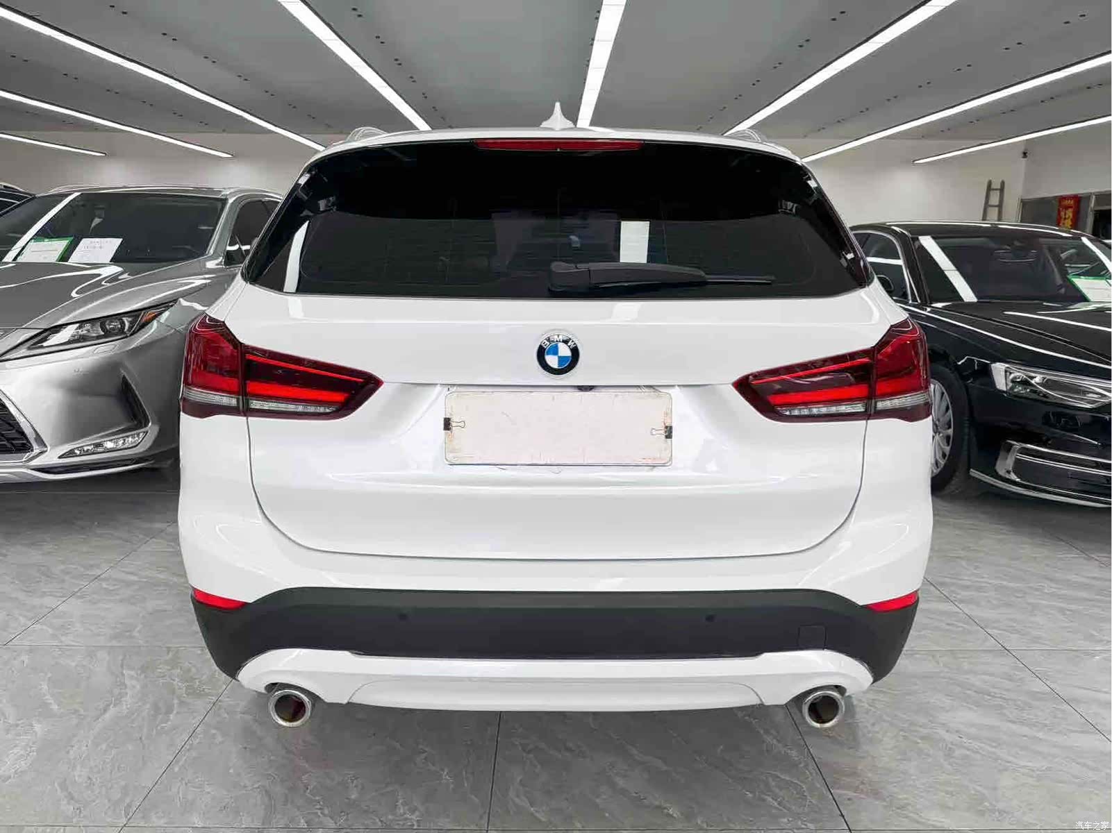 BMW X1, 2022 все фото