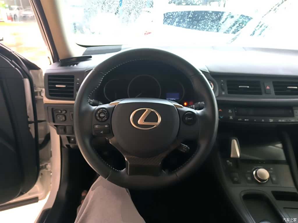 Lexus CT, 2015 11