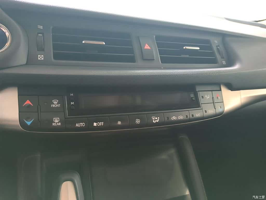 Lexus CT, 2015 13
