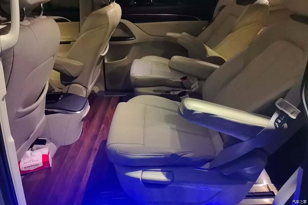 Buick GL8, 2023 11