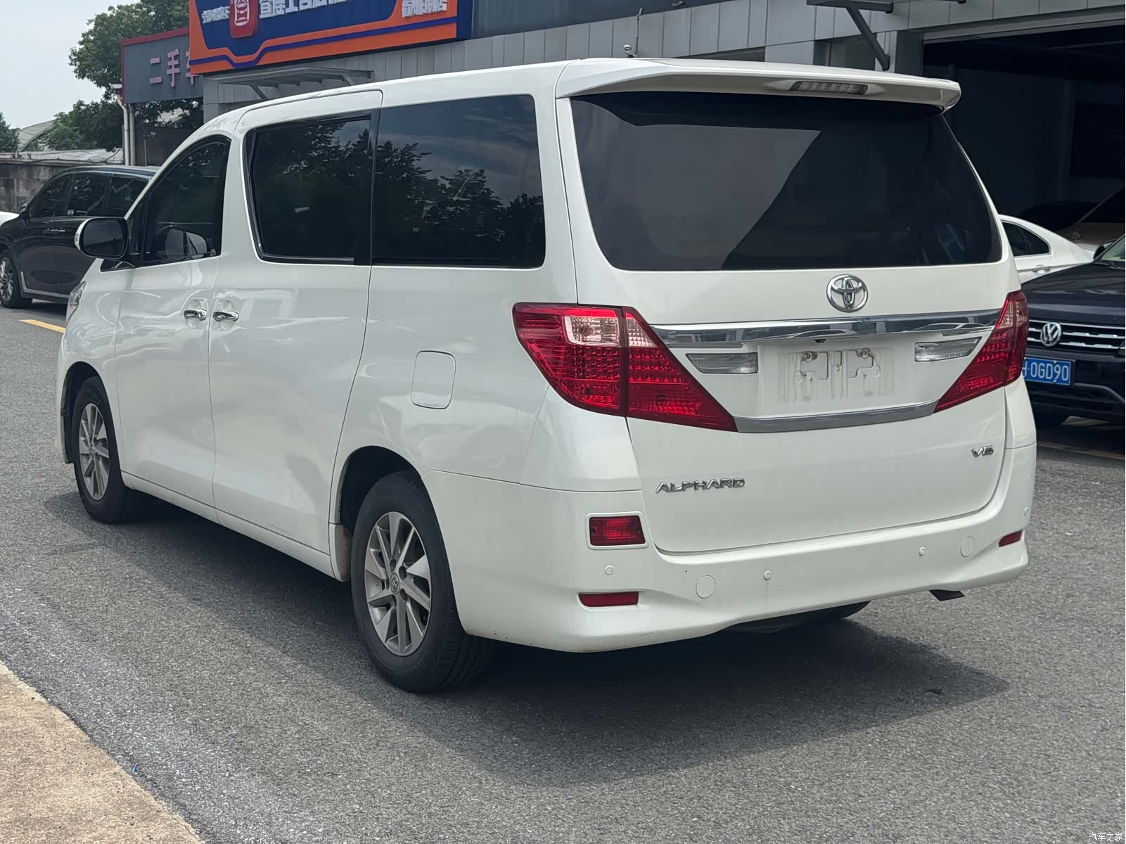 Toyota Alphard, 2015 4
