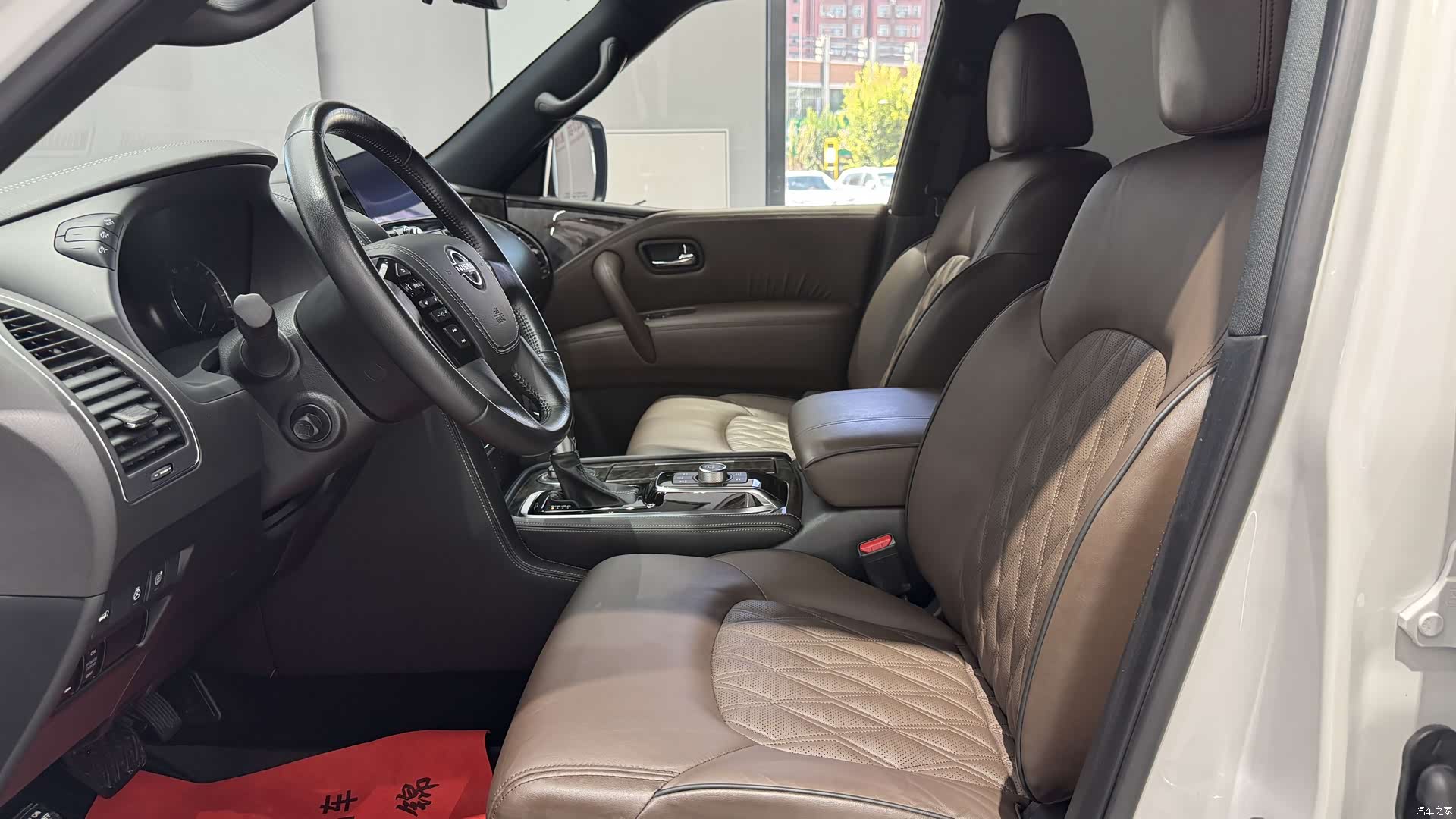 Nissan Patrol, 2022 10