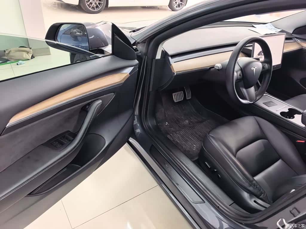Tesla Model 3, 2022 16