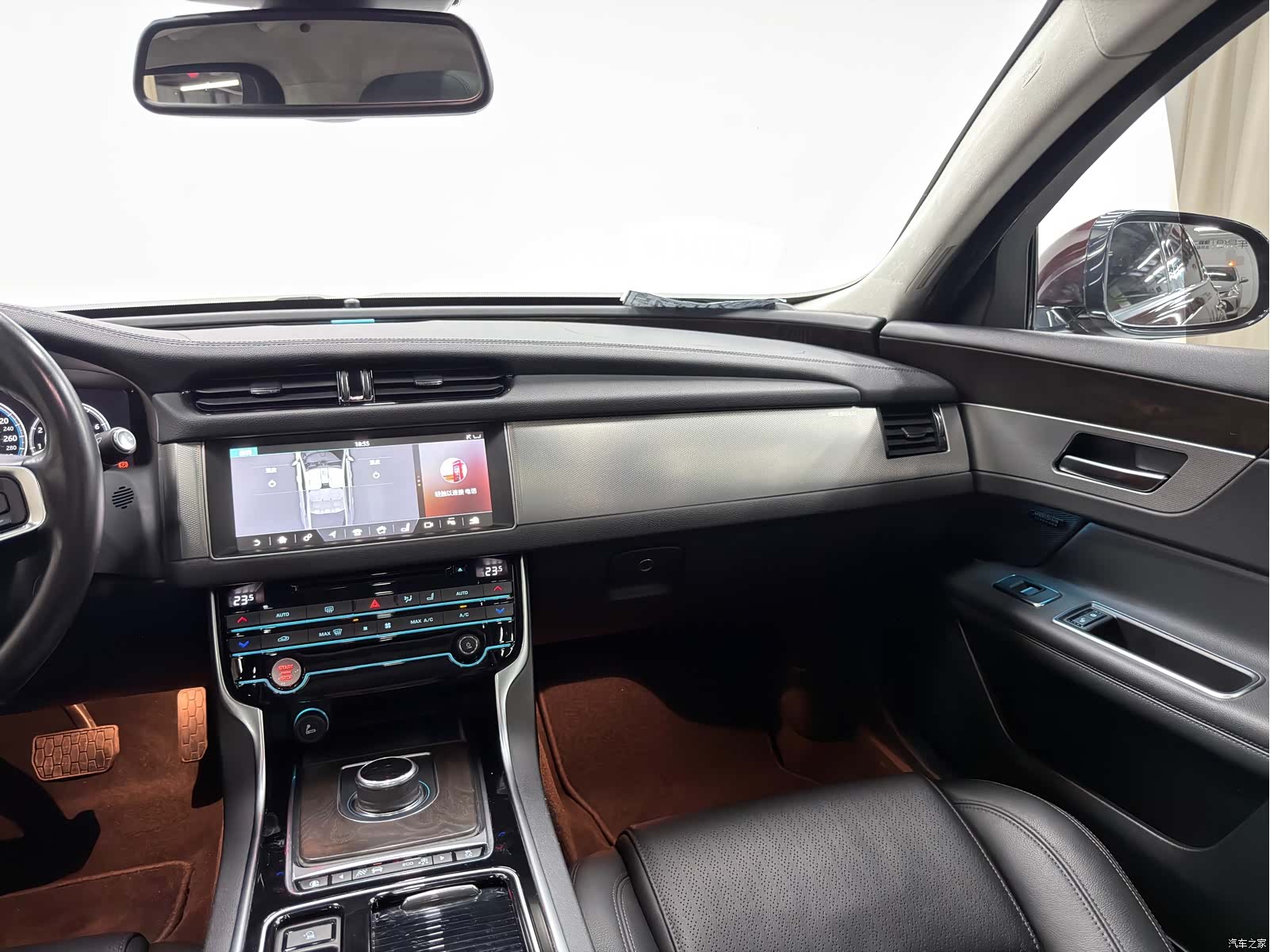 Land Rover XFL, 2018 17