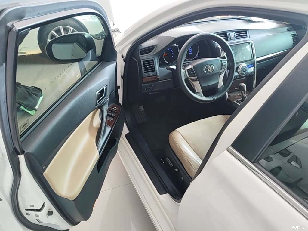 Toyota 2.5V, 2016 16
